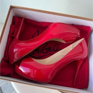 Louboutin NEW Very Prive 100 Patent Pumps